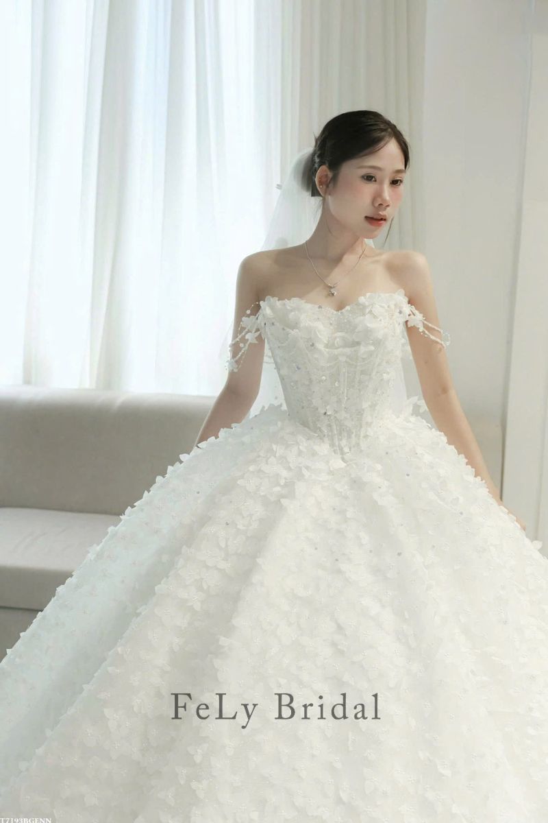 Váy cưới công chúa đính hoa nhí 3D (2)