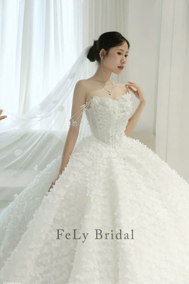 Váy cưới công chúa đính hoa nhí 3D (4)