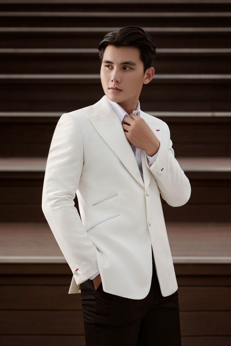 chup anh cuoi nen mac vest gi1