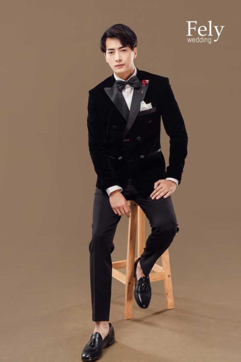 chup anh cuoi nen mac vest gi3