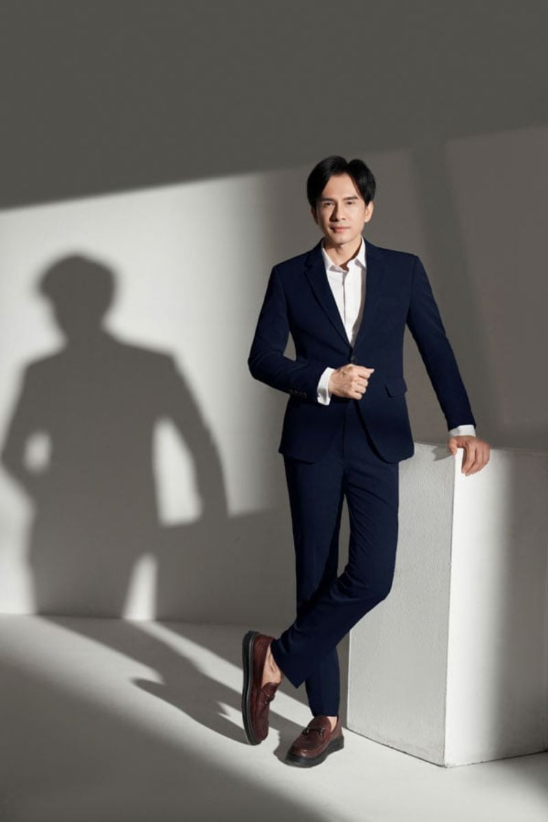 chup anh cuoi nen mac vest gi4