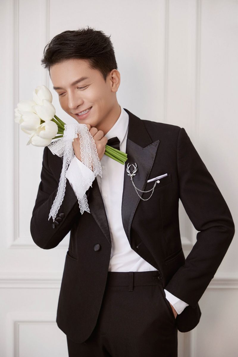 chup anh cuoi nen mac vest gi6