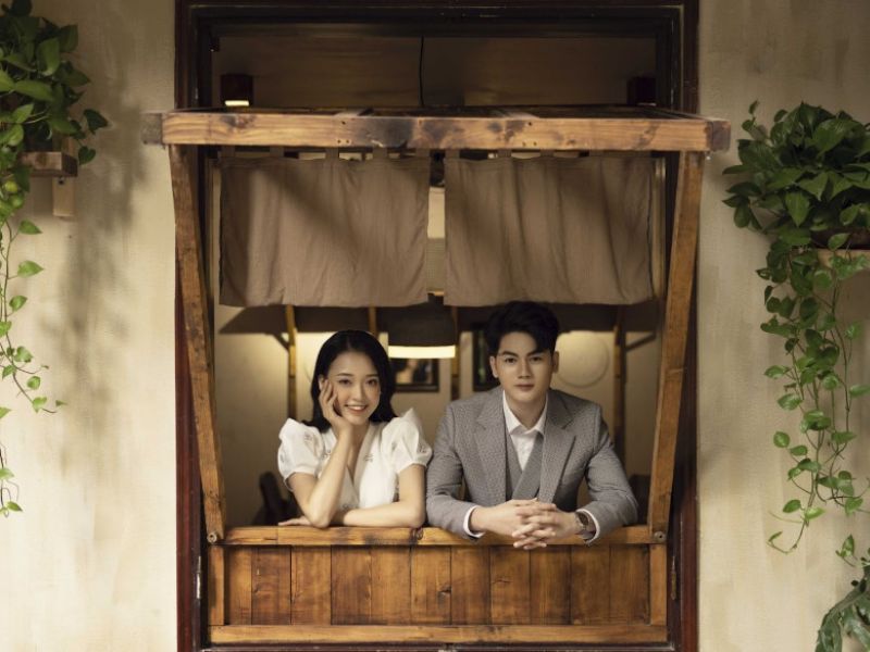 chup anh cuoi quan cafe1