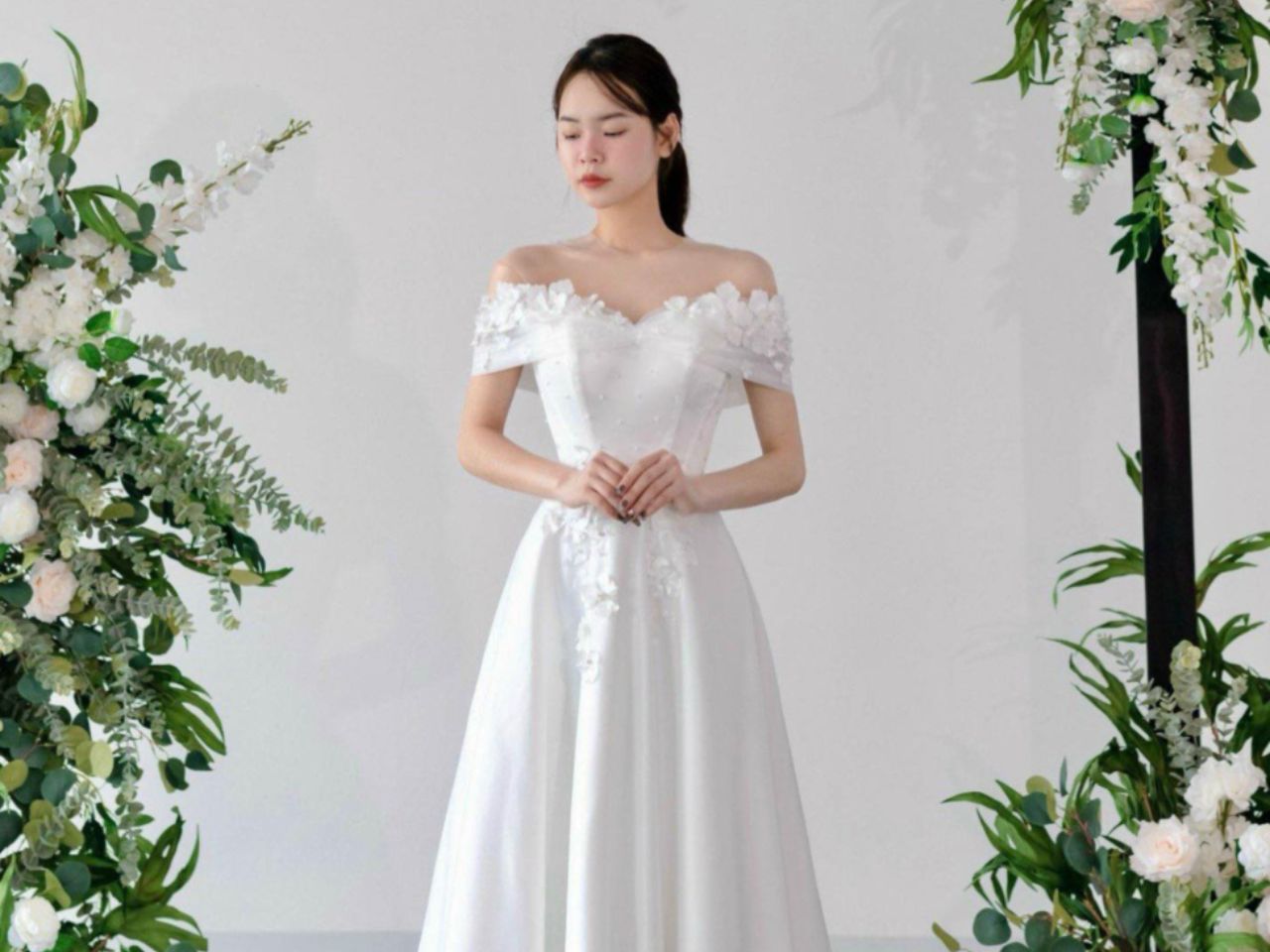 Soiree Dress Là Gì? Phong Cách Váy Dạ Hội Sang Trọng Cho Nàng