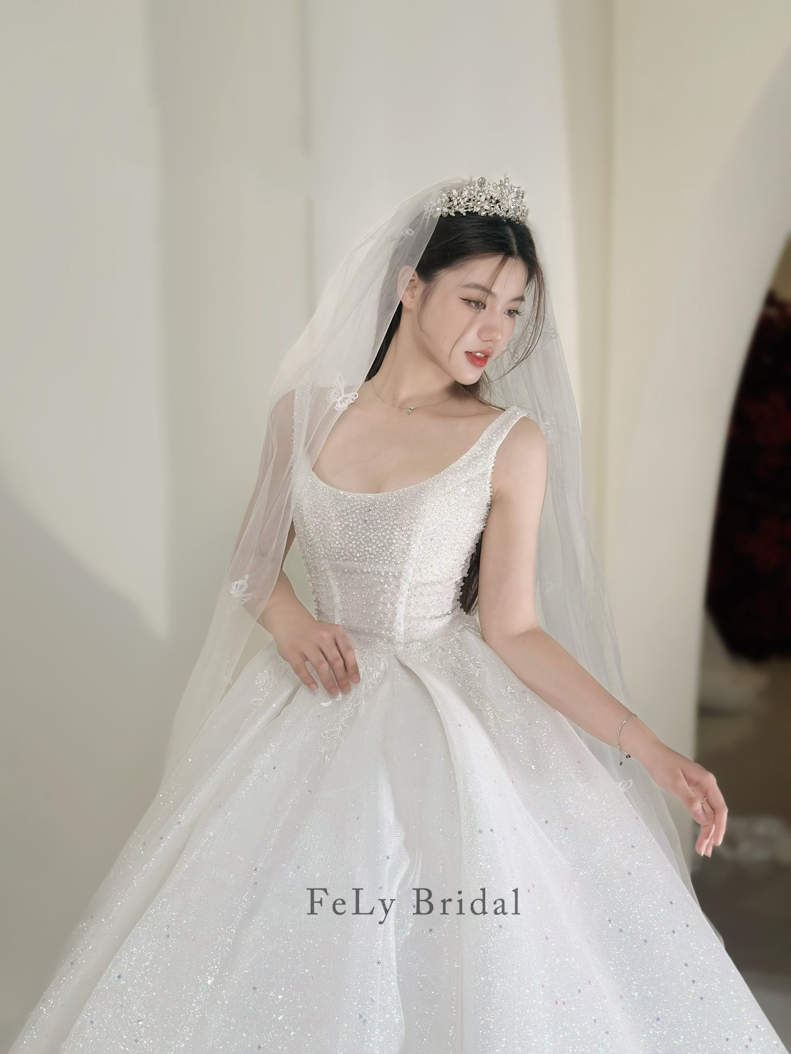 vay cong chua dinh pha le ren anh bac 2