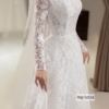 Váy cưới chữ A dài tay cổ cao ren thêu hoa
