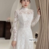 Váy cưới chữ A dài tay cổ cao ren thêu hoa