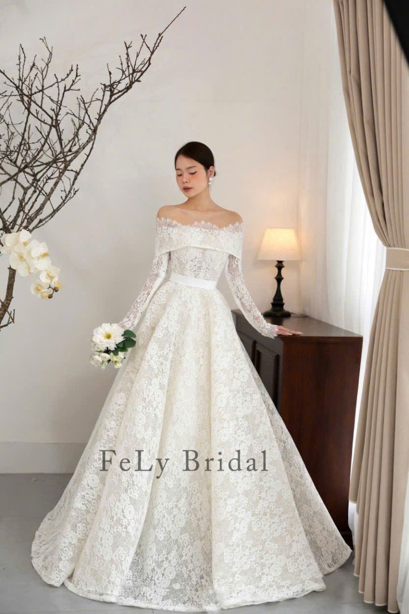 Váy cưới chữ A ren trắng thêu hoa 2in1