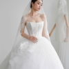 Váy cưới công chúa chúp ngực hoa 3D voan thêu