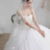 Váy cưới công chúa chúp ngực hoa 3D voan thêu