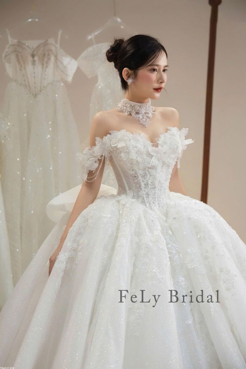 vay cuoi cong chua cup nguc det kim hoa noi (3)