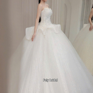 vay cuoi cong chua lap lanh phu voan song