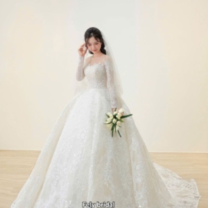 vay cuoi cong chua ren theu hoa dai tay tre vai (10)