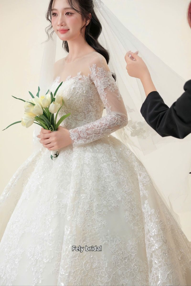 vay cuoi cong chua ren theu hoa dai tay tre vai (6)