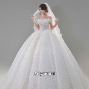 vay cuoi cong chua tre vai dinh hoa ket da