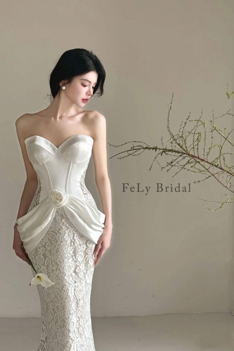 Váy Đuôi Cá Ren Trắng Corset Cúp Ngực