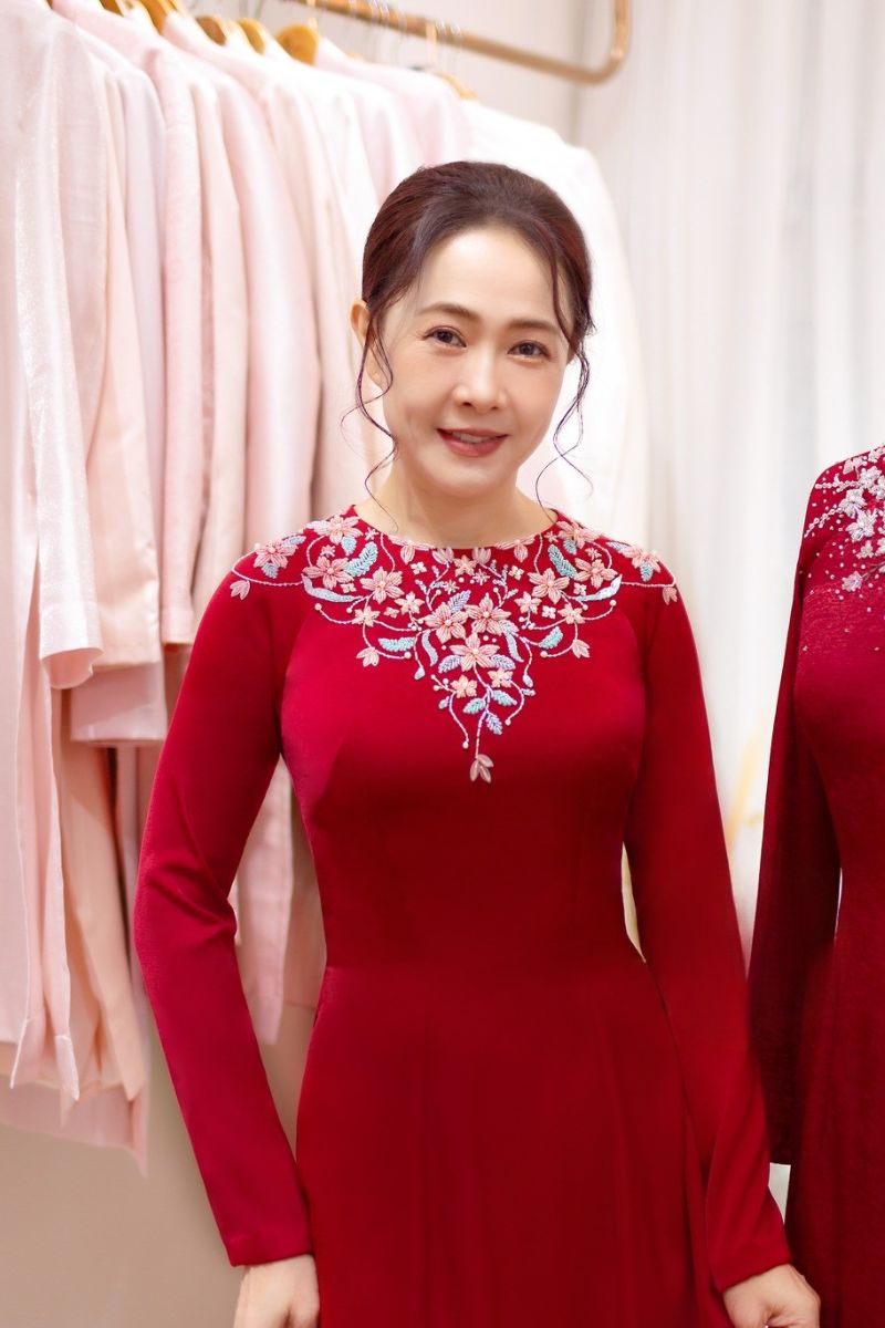 ao dai ba sui tre trung 4