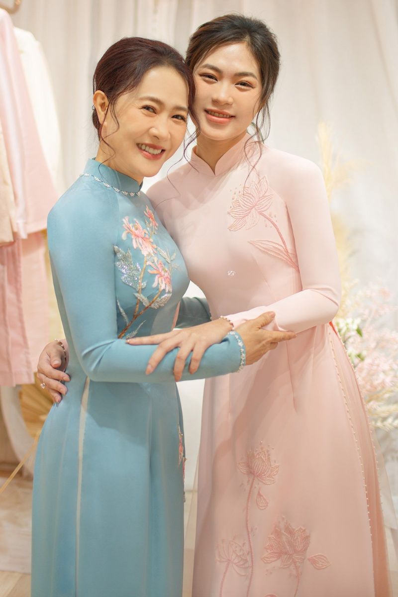 ao dai ba sui tre trung 8