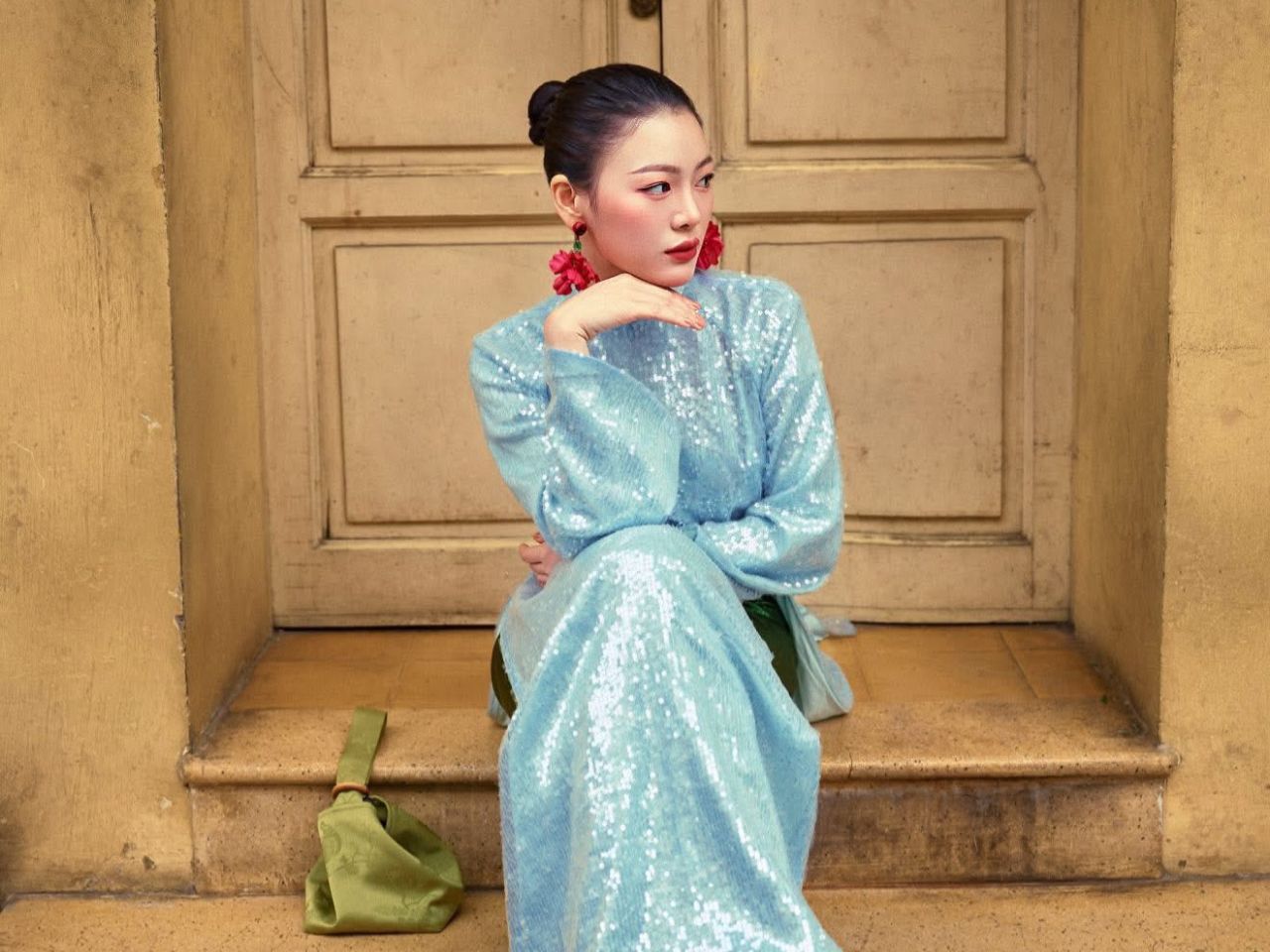 Bật Mí Các Màu Áo Dài Tôn Da, Che Khuyết Điểm