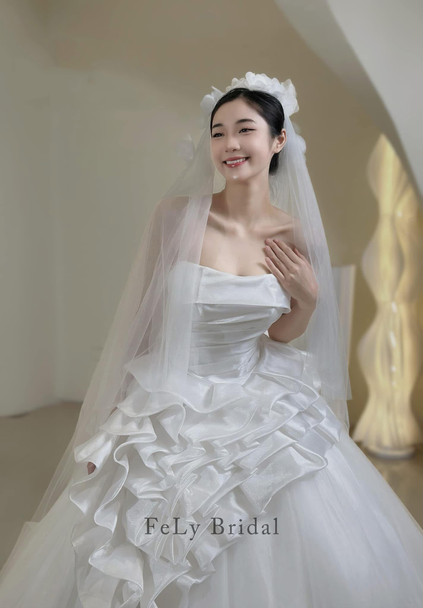 vay cong chua satin trang xep tang sang trong1