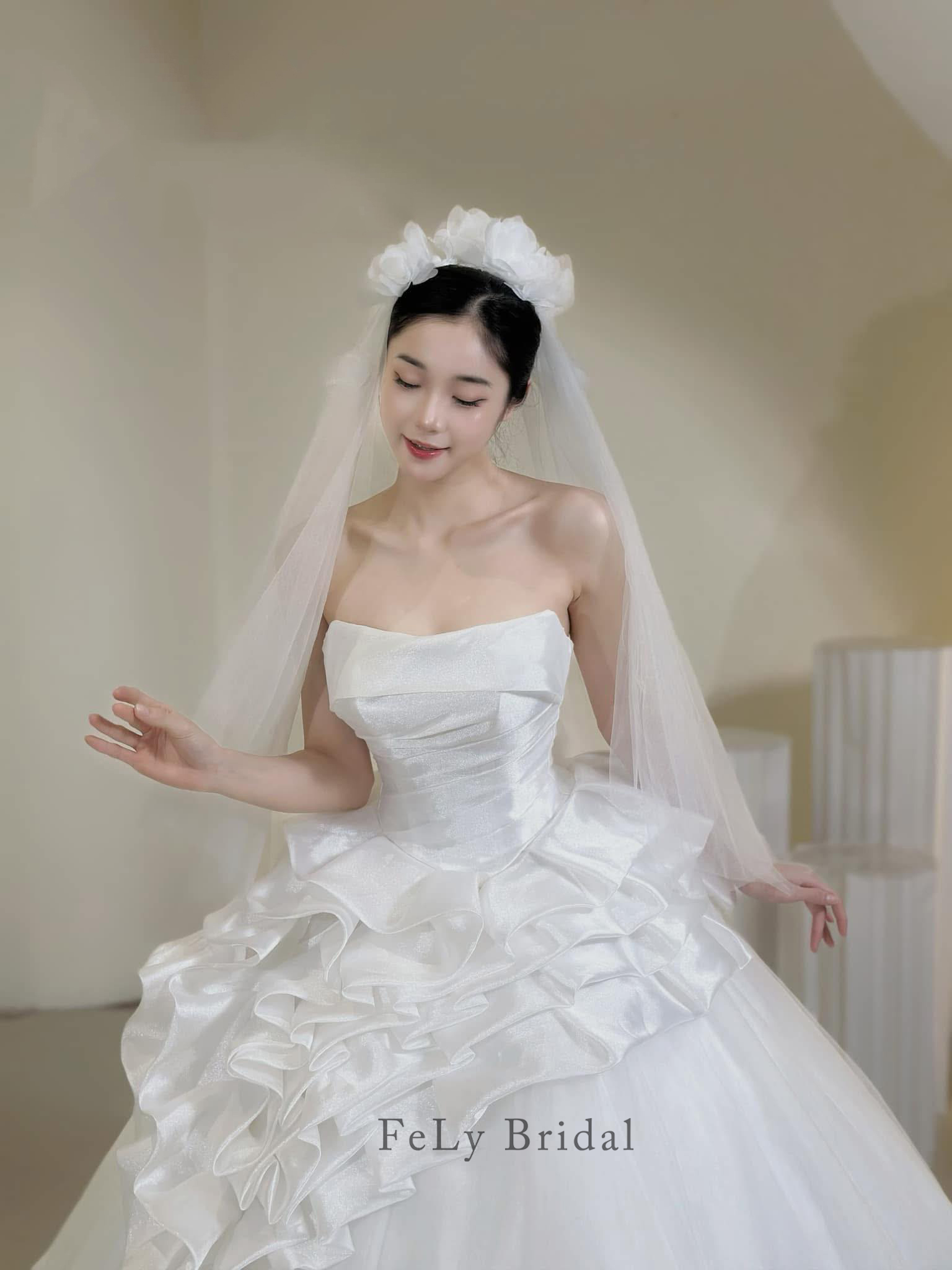 vay cong chua satin trang xep tang sang trong3