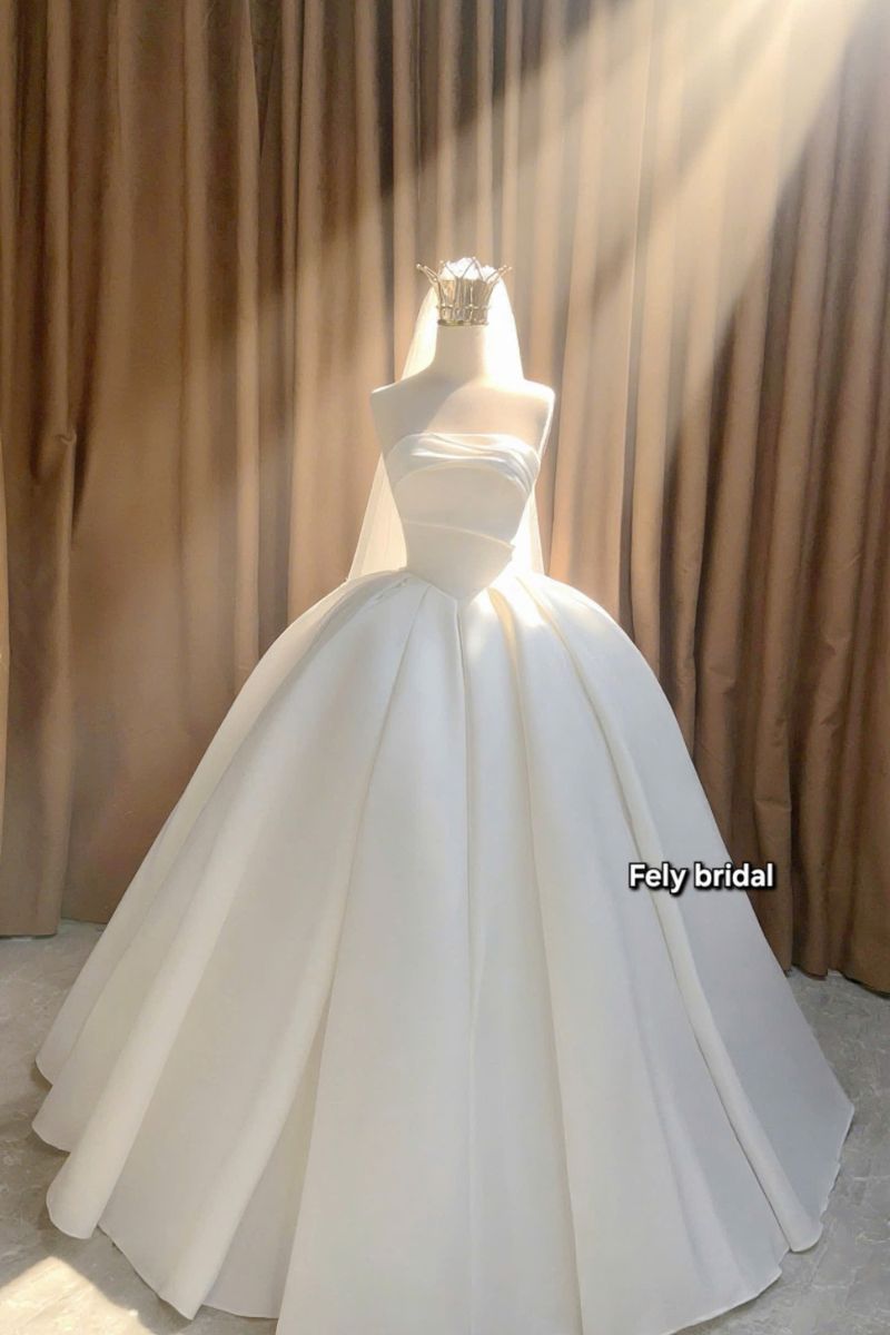 Váy cưới công chúa Satin cúp ngực xếp múi