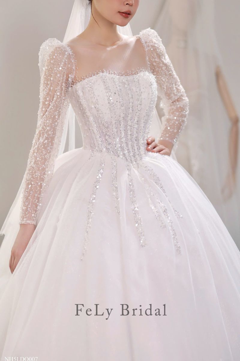 vay cuoi cong chua tay dai phong dinh hat lap lanh