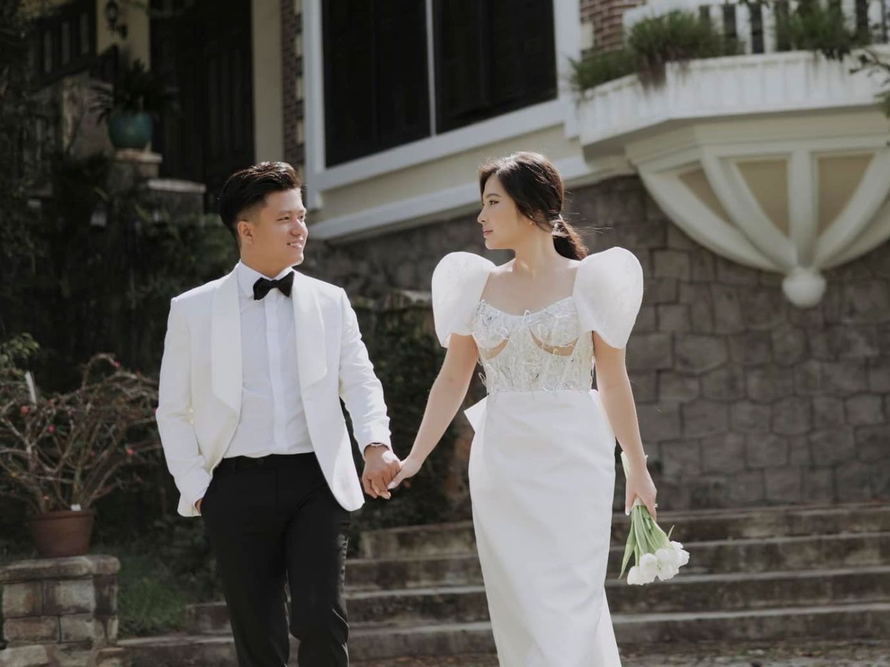 Gợi Ý Mẫu Vest Cưới Nam Trắng Đẹp Chuẩn Phong Cách Hàn Quốc