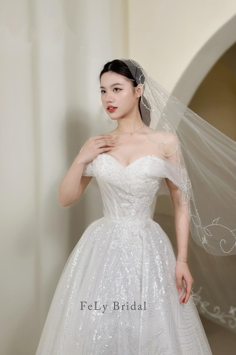 Váy Công Chúa Ánh Trăng Ren Corset Trễ Vai