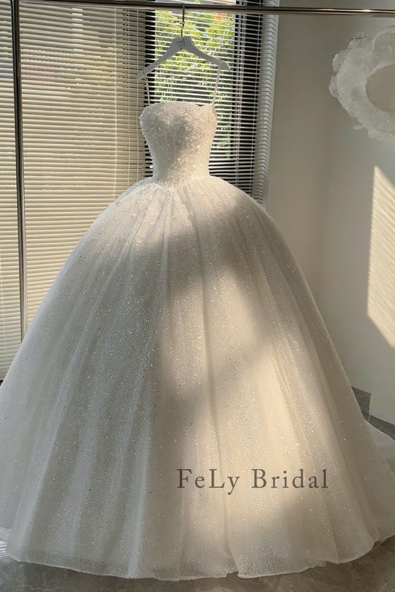 Váy cưới công chúa cúp ngực ngàn hoa