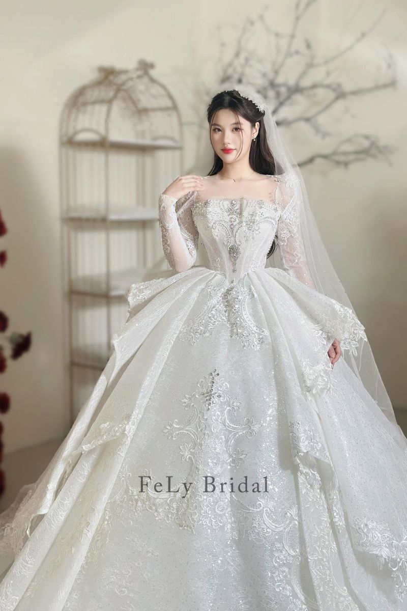 vay cuoi cong chua hoang gia 7