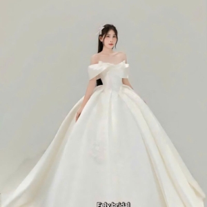 vay cuoi cong chua satin tre vai dan cheo (3)