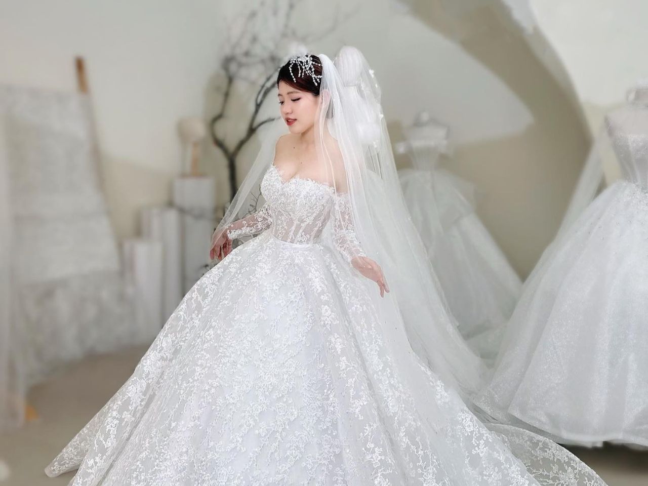 Top 15 Mẫu Váy Cưới Luxury Đẹp Sang Trọng Khiến Cô Dâu Tỏa Sáng