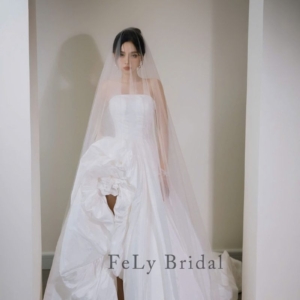 Váy cưới ngắn satin phối bèo nhún