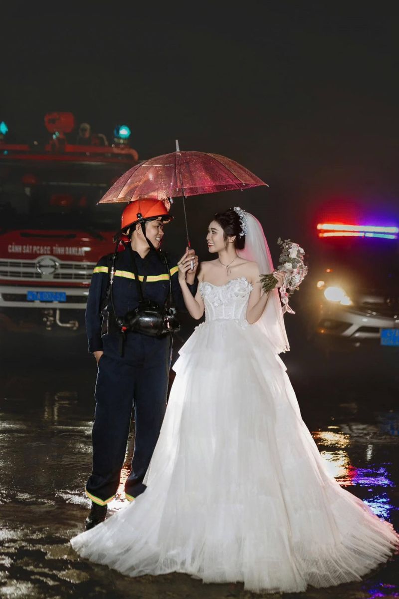 anh cuoi linh cuu hoa 9