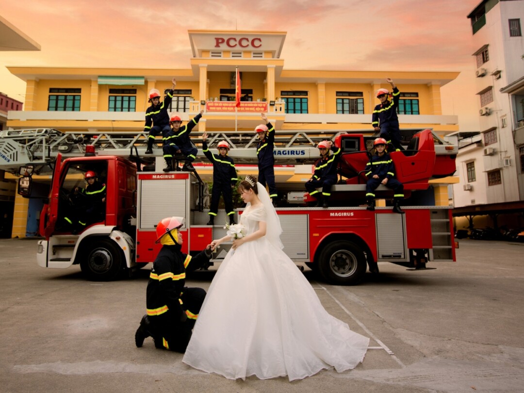 Bí Quyết Chụp Ảnh Cưới Lính Cứu Hỏa Đẹp Tự Nhiên, Ấn Tượng