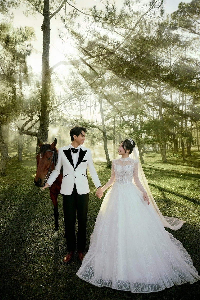 concept anh cuoi voi ngua 1