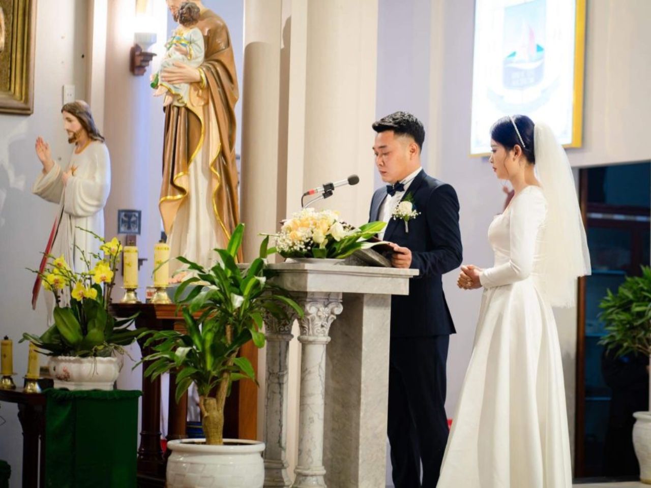 Xu Hướng Váy Cưới Ở Nhà Thờ 2026 – Tinh Tế Và Đầy Ý Nghĩa