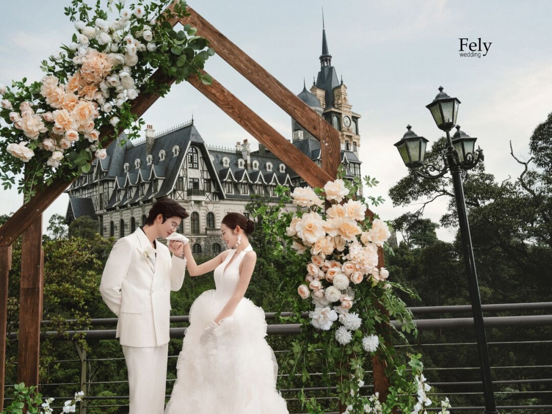 Váy Cưới Màu Trắng Có Phù Hợp Với Mọi Cô Dâu Không?