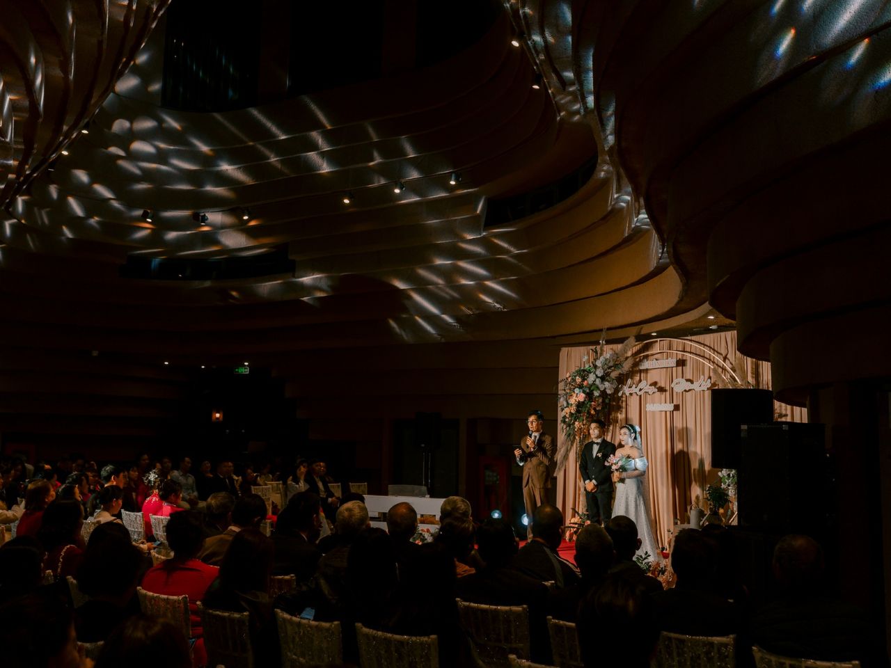 Trải Nghiệm Chụp Ảnh Cưới Làng Gốm Bát Tràng – Độc Đáo