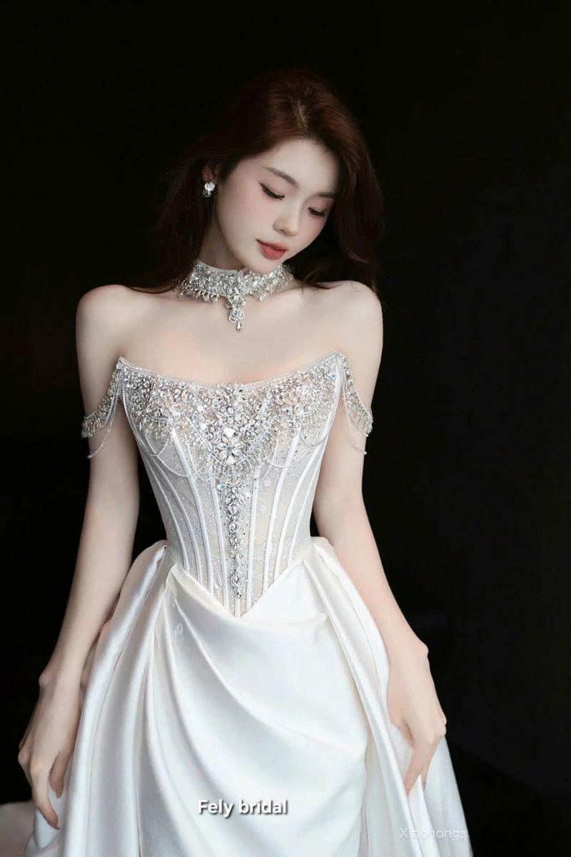 Váy Cưới Dạ Nguyệt Corset Xẻ Tà Pha Lê