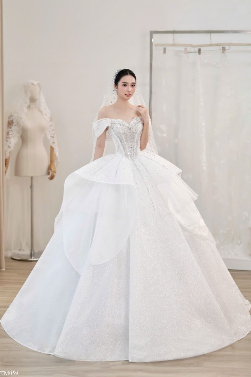 Váy Cưới Công Chúa Ánh Sao Bồng Bềnh