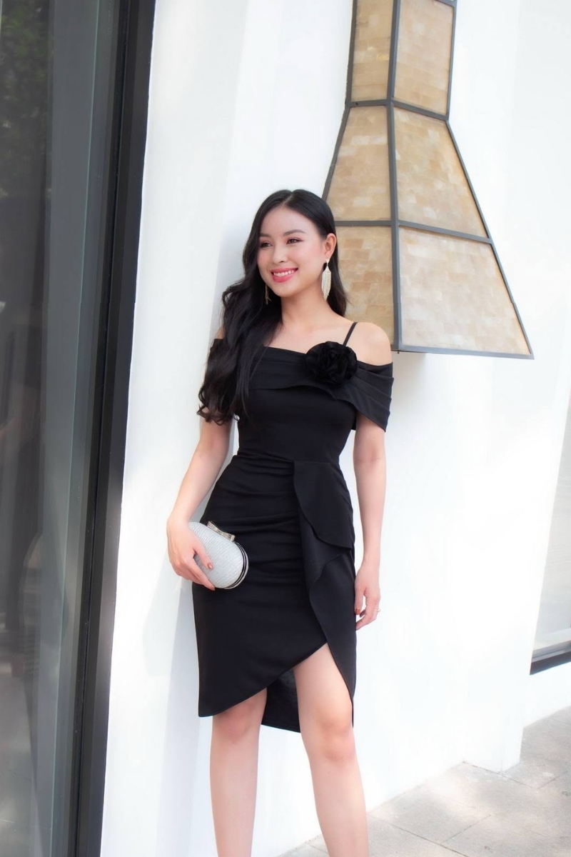 di dam cuoi mac vay den duoc khong 3