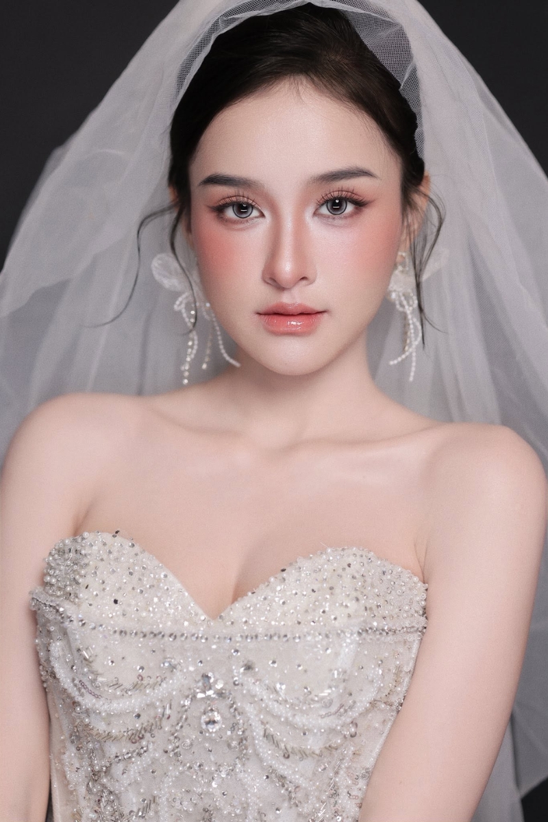 trang diem co dau mat bao lau 4