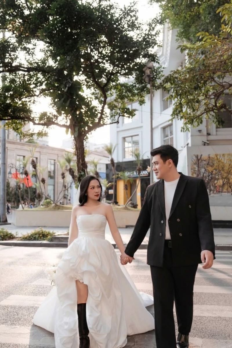 chup anh cuoi nen chon vay mau gi 2
