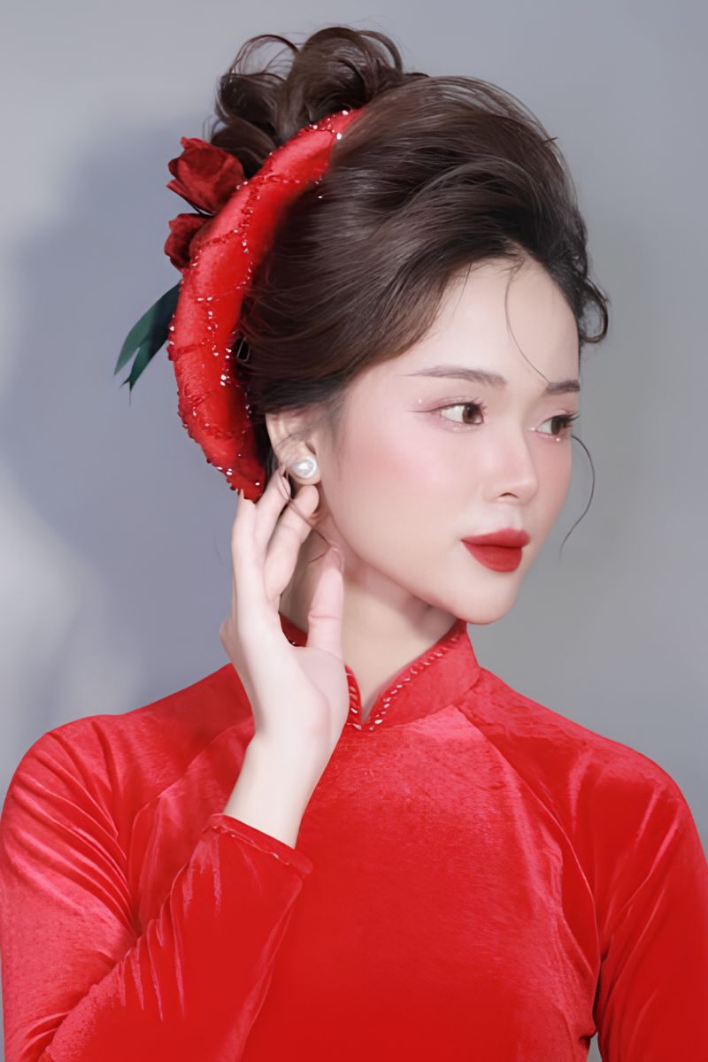 kieu toc mac ao dai cuoi 6