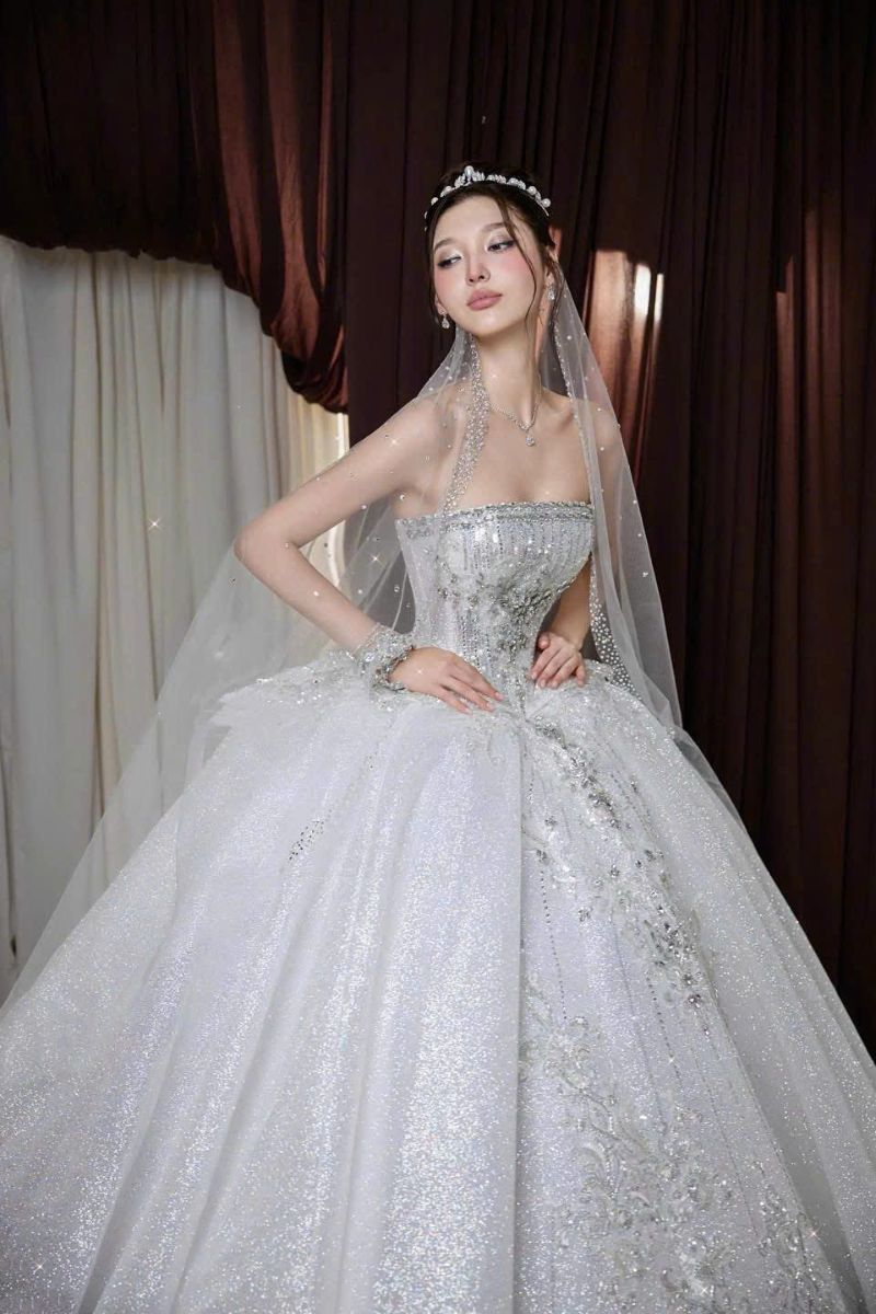 vay cuoi nguyet suong lap lanh 1
