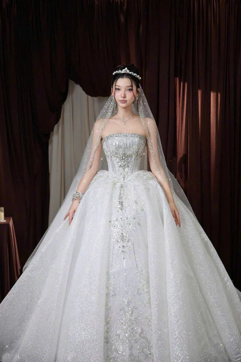 vay cuoi nguyet suong lap lanh 4