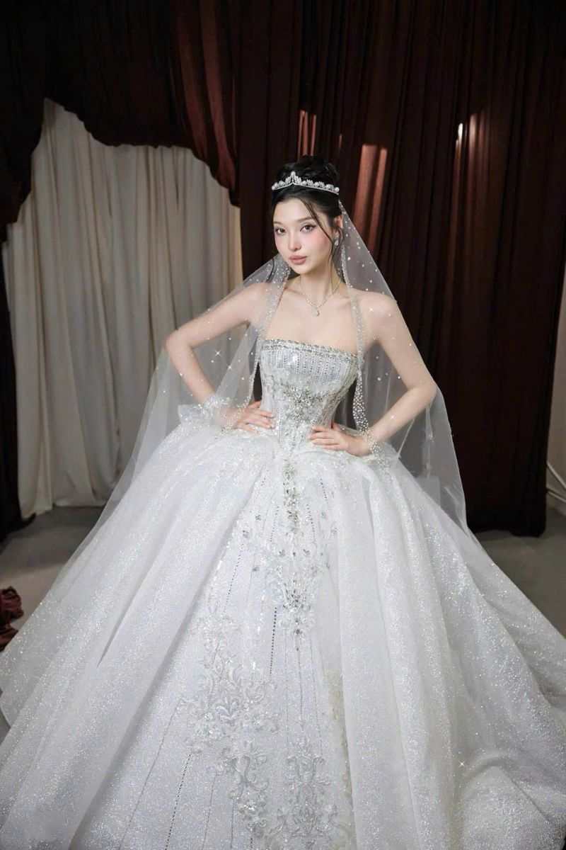 vay cuoi nguyet suong lap lanh 6